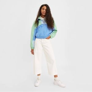 NWOT Wide Leg Cropped Levis sz27